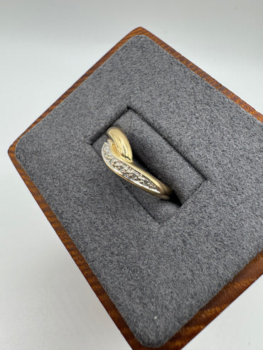 9ct gold diamond ring