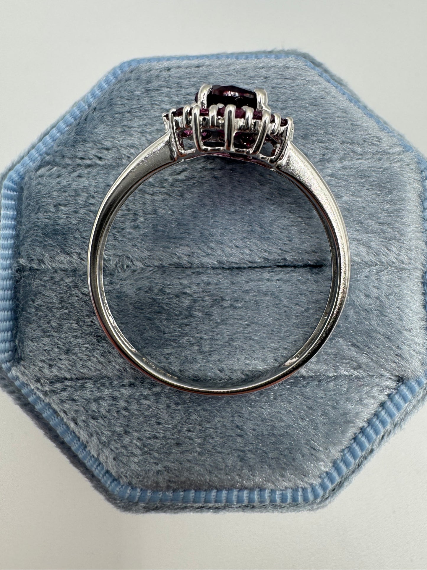 9ct white gold garnet cluster ring