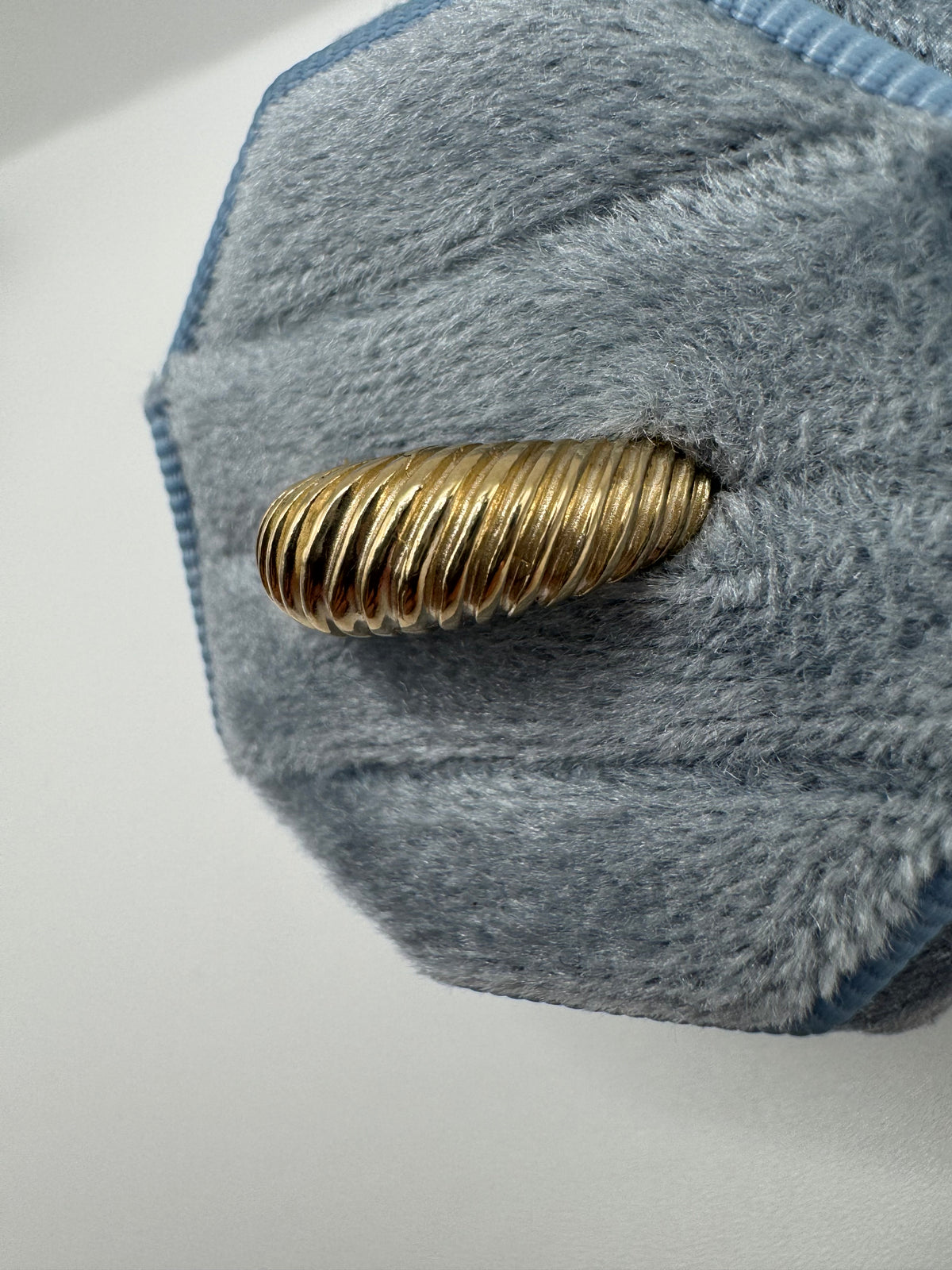9ct gold croissant ring