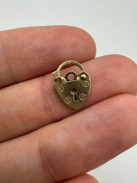 9ct gold padlock 40