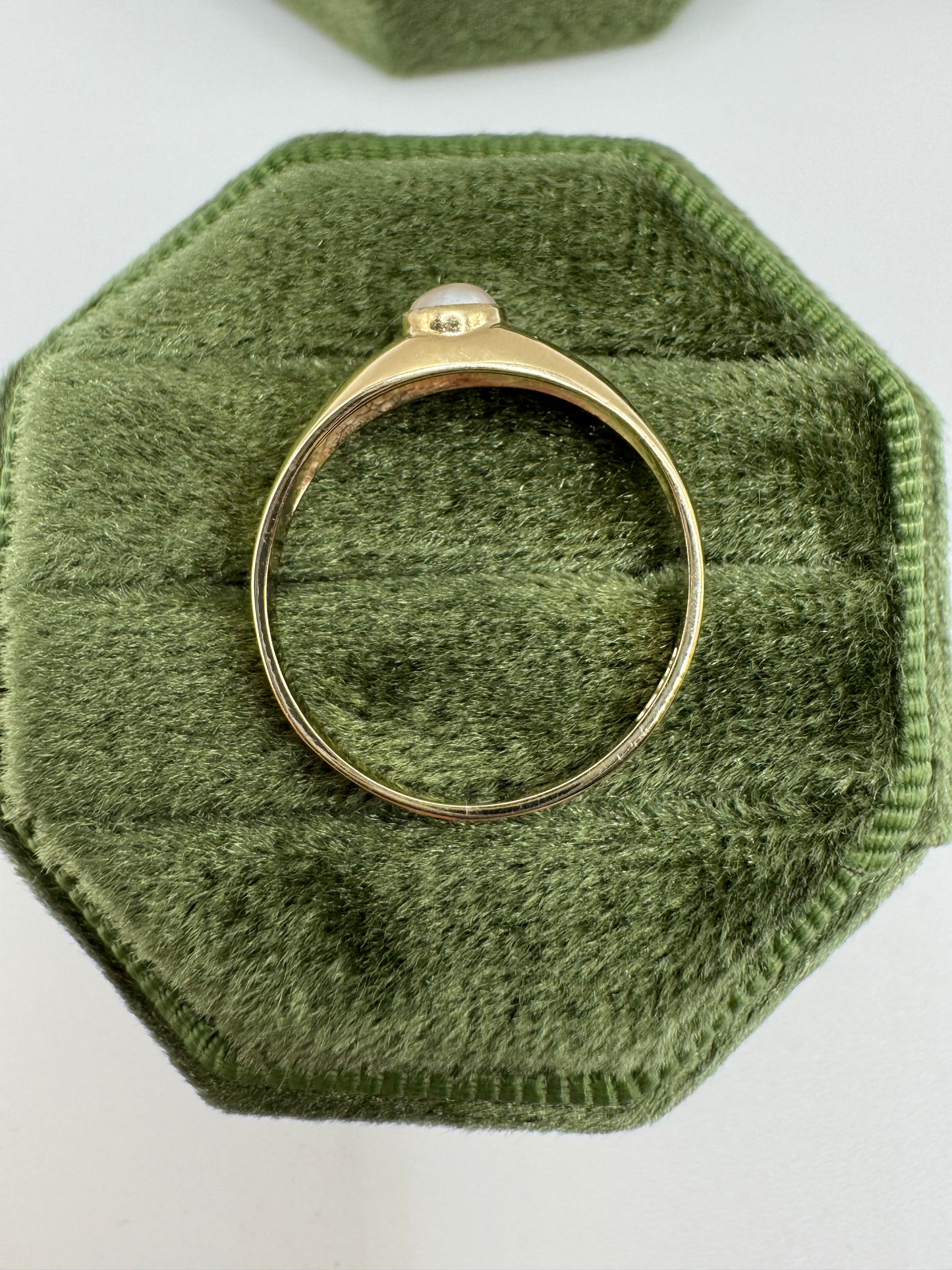 9ct gold moonstone gypsy ring