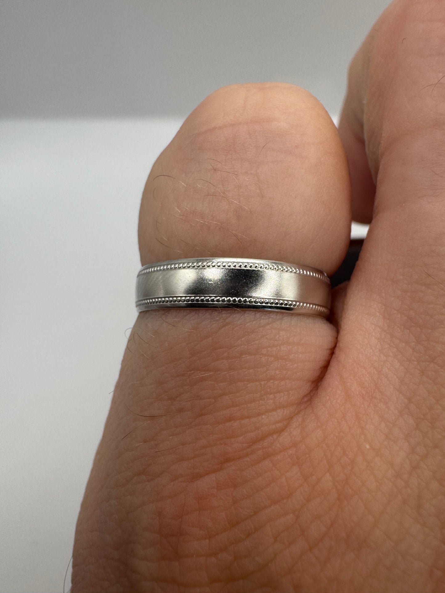 9ct white gold band