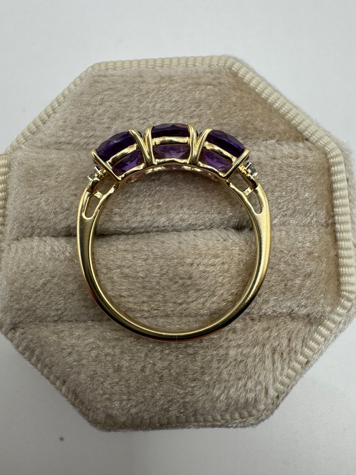 9ct gold amethyst and diamond ring