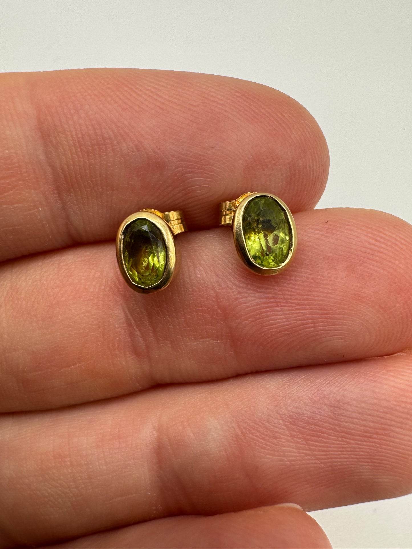 9ct gold peridot earrings