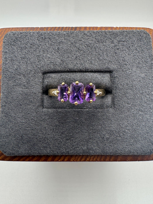 9ct gold amethyst and diamond ring