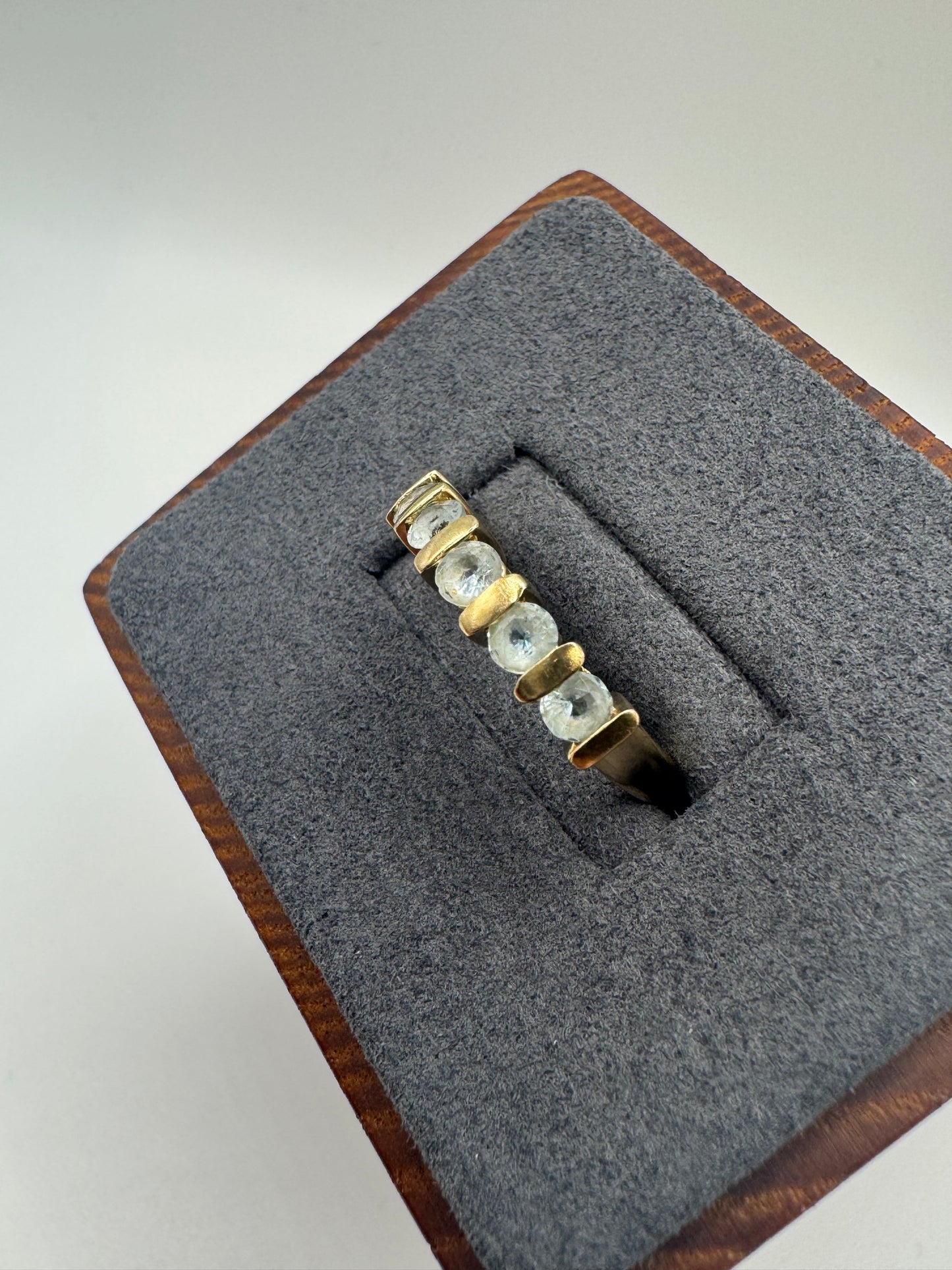 9ct gold topaz ring