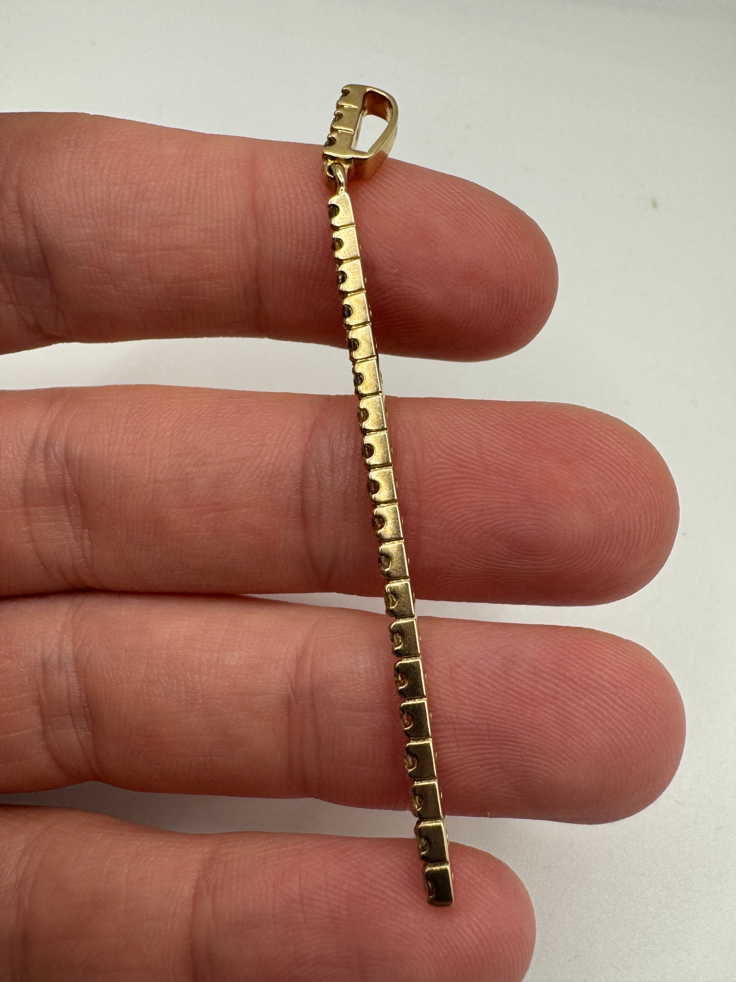 9ct gold quartz pendant