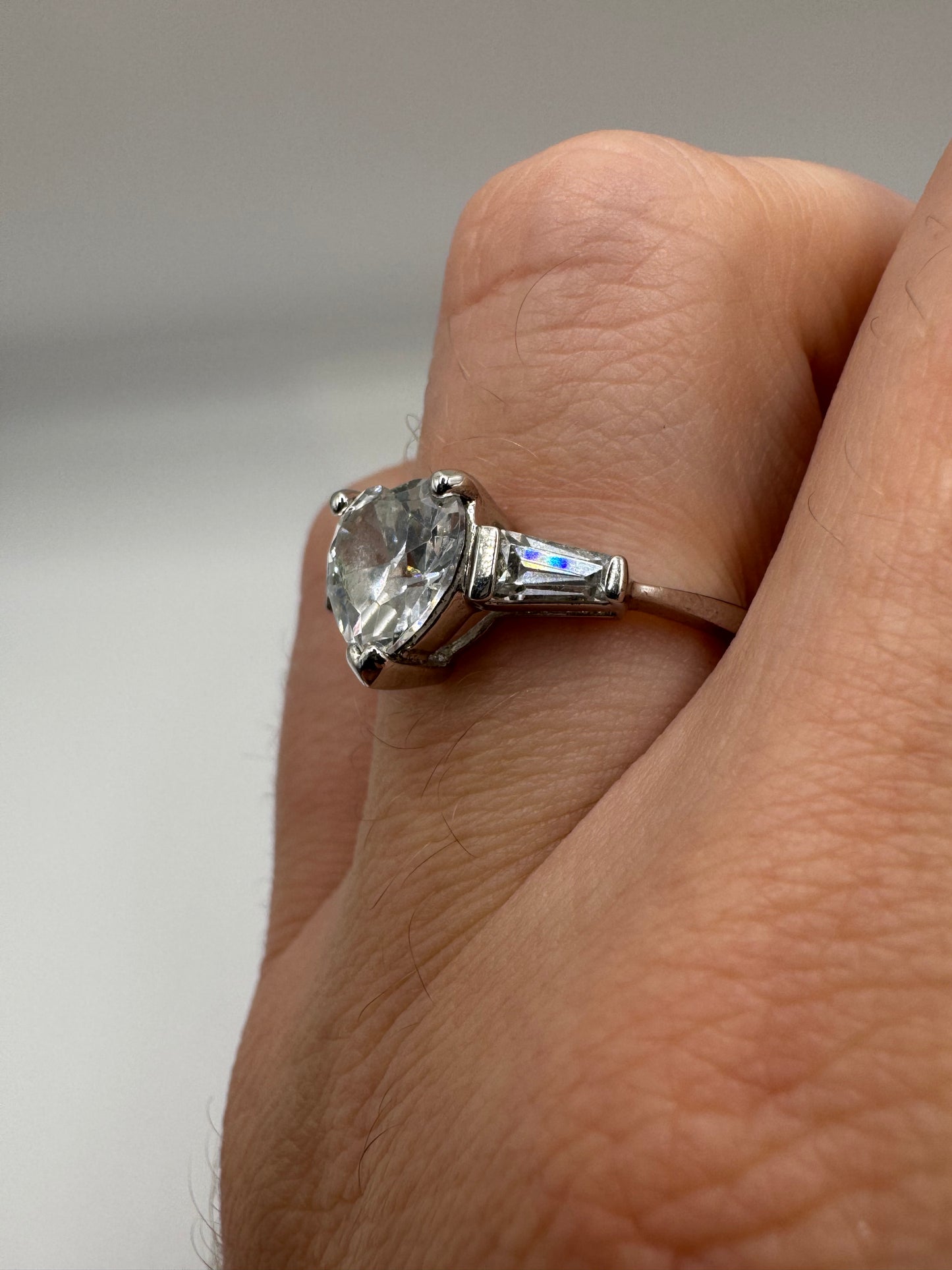 Silver cz heart ring (7.75-P)