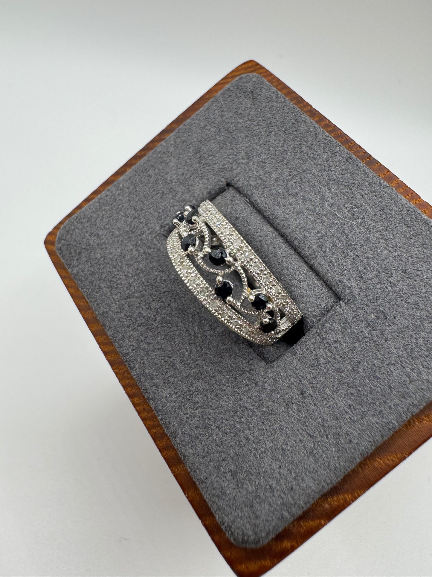 9ct white gold sapphire and diamond ring