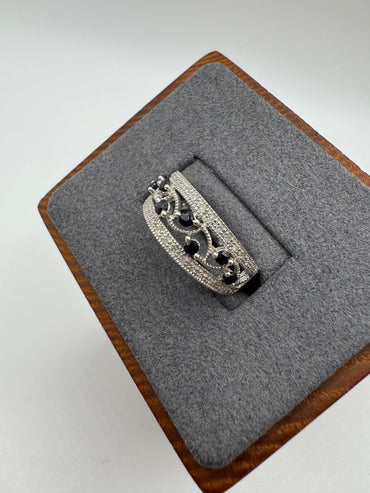 9ct white gold sapphire and diamond ring