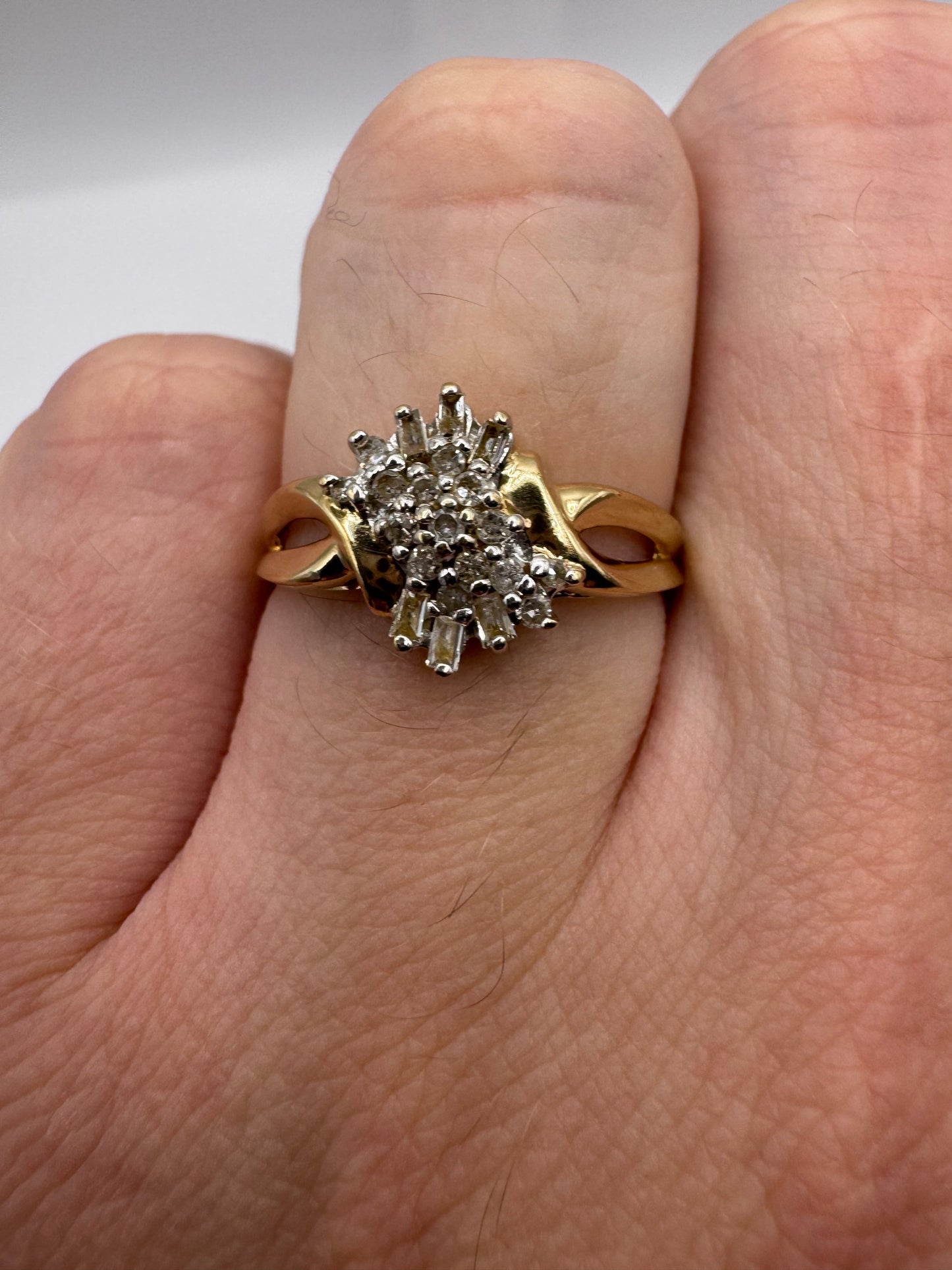9ct gold diamond cluster ring