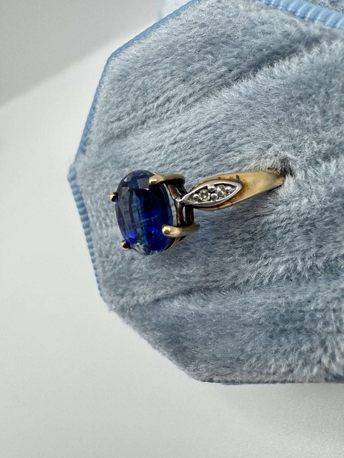 9ct gold sapphire and diamond ring