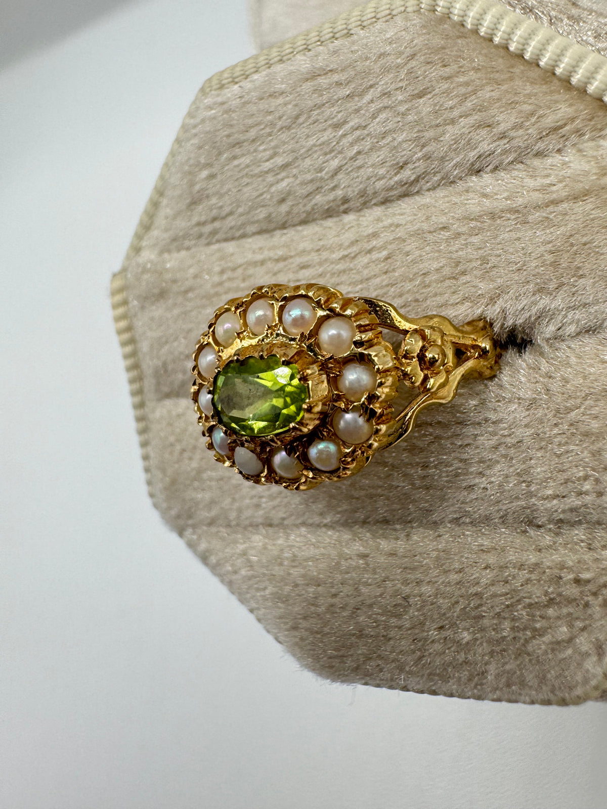 9ct gold peridot and pearl cluster ring