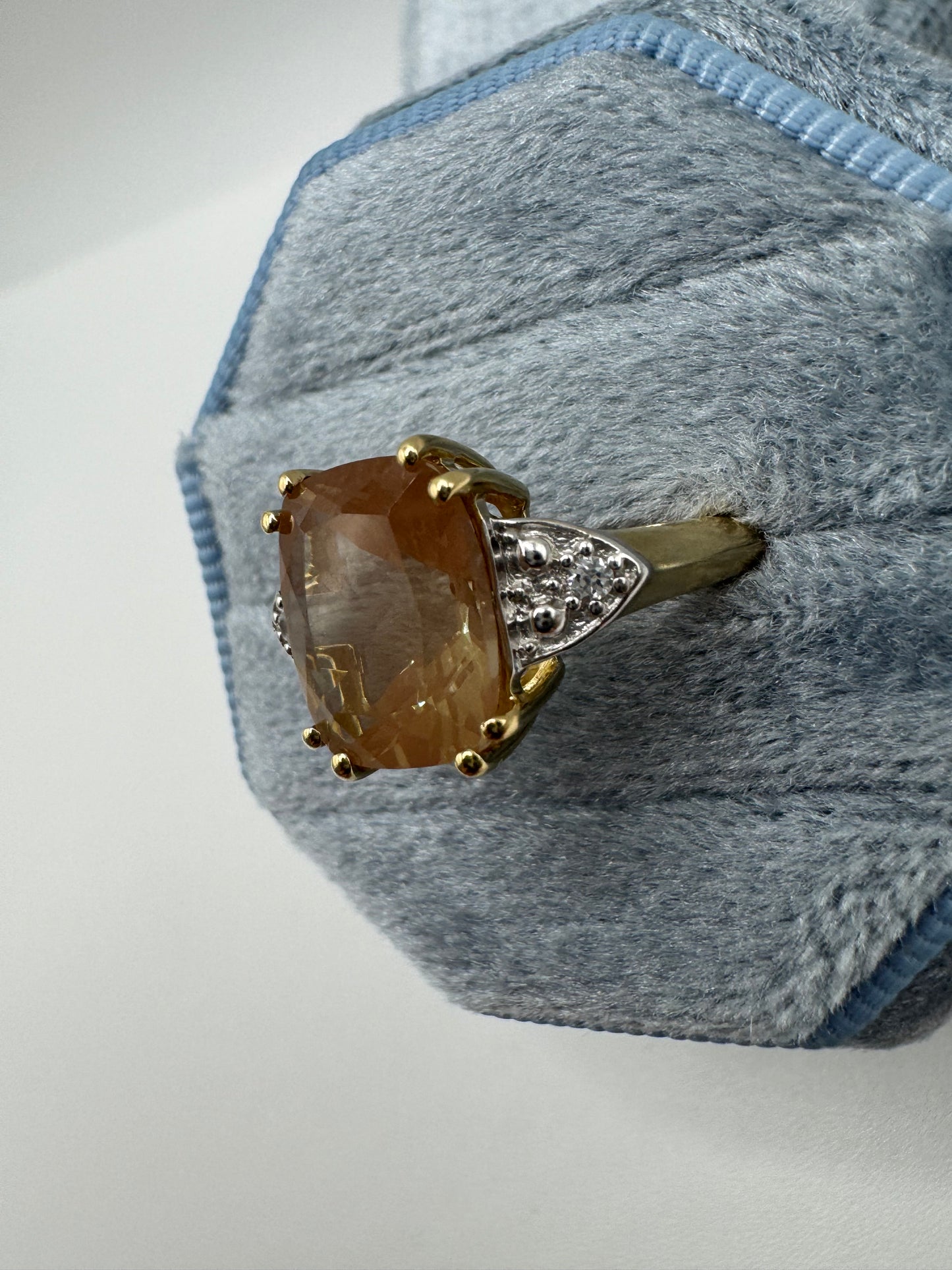 9ct gold quartz and zircon ring