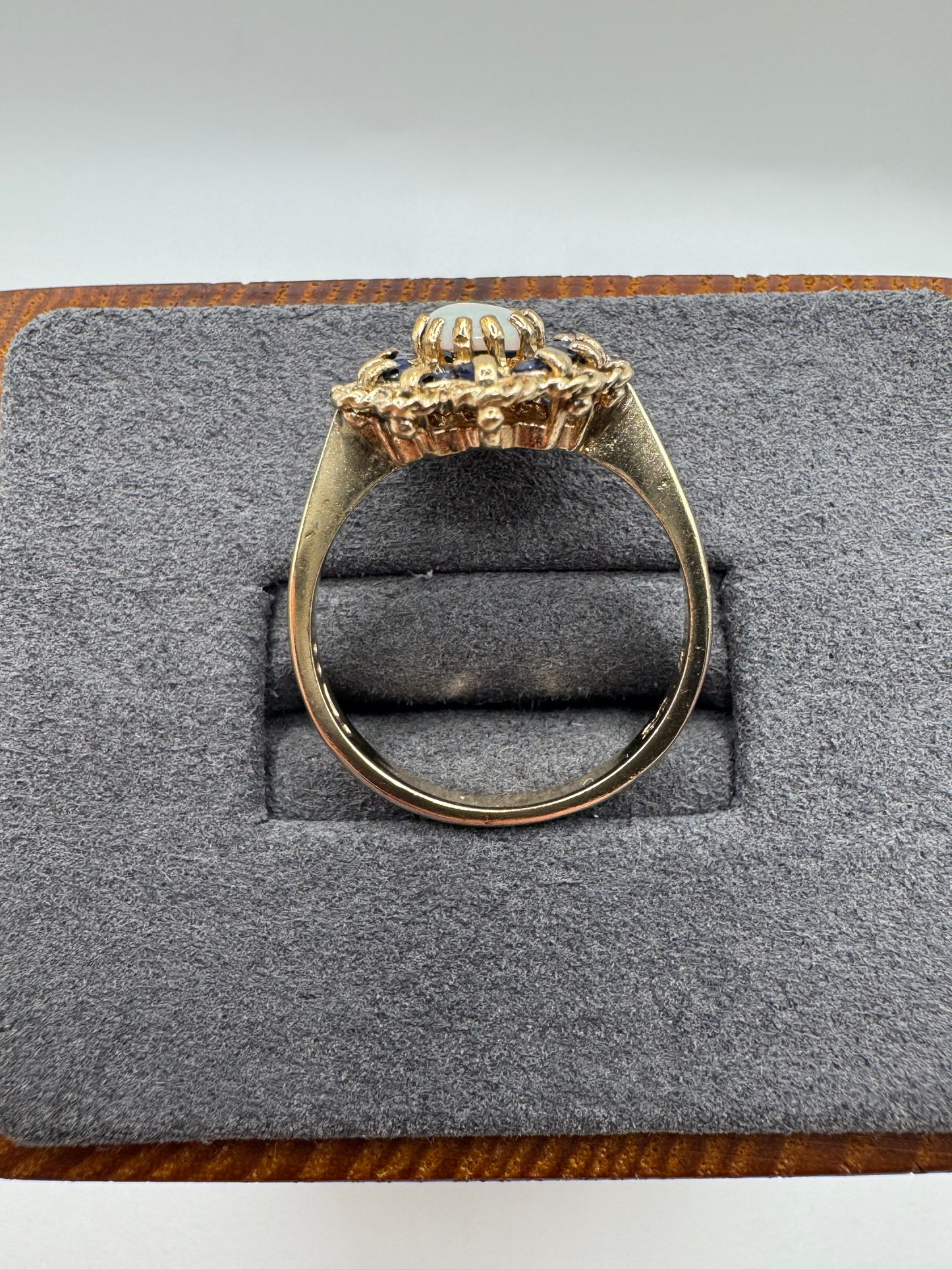 9ct gold opal and sapphire ring