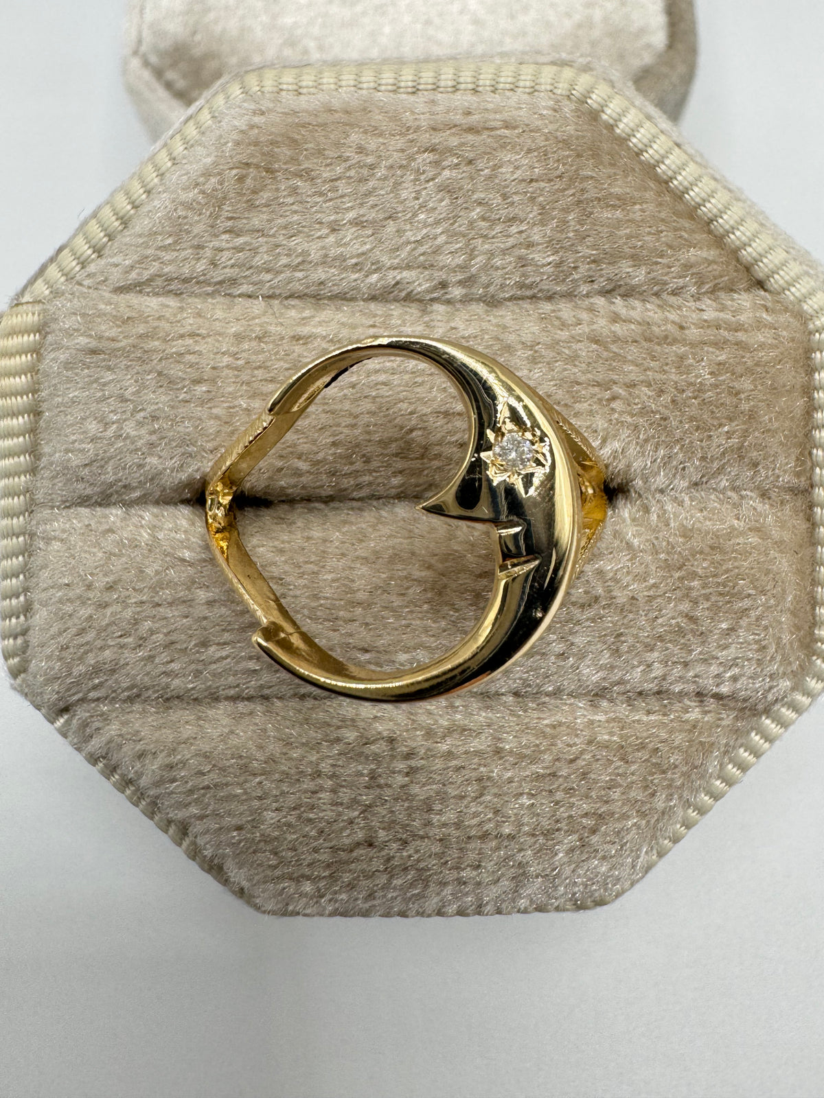 9ct gold diamond moon ring
