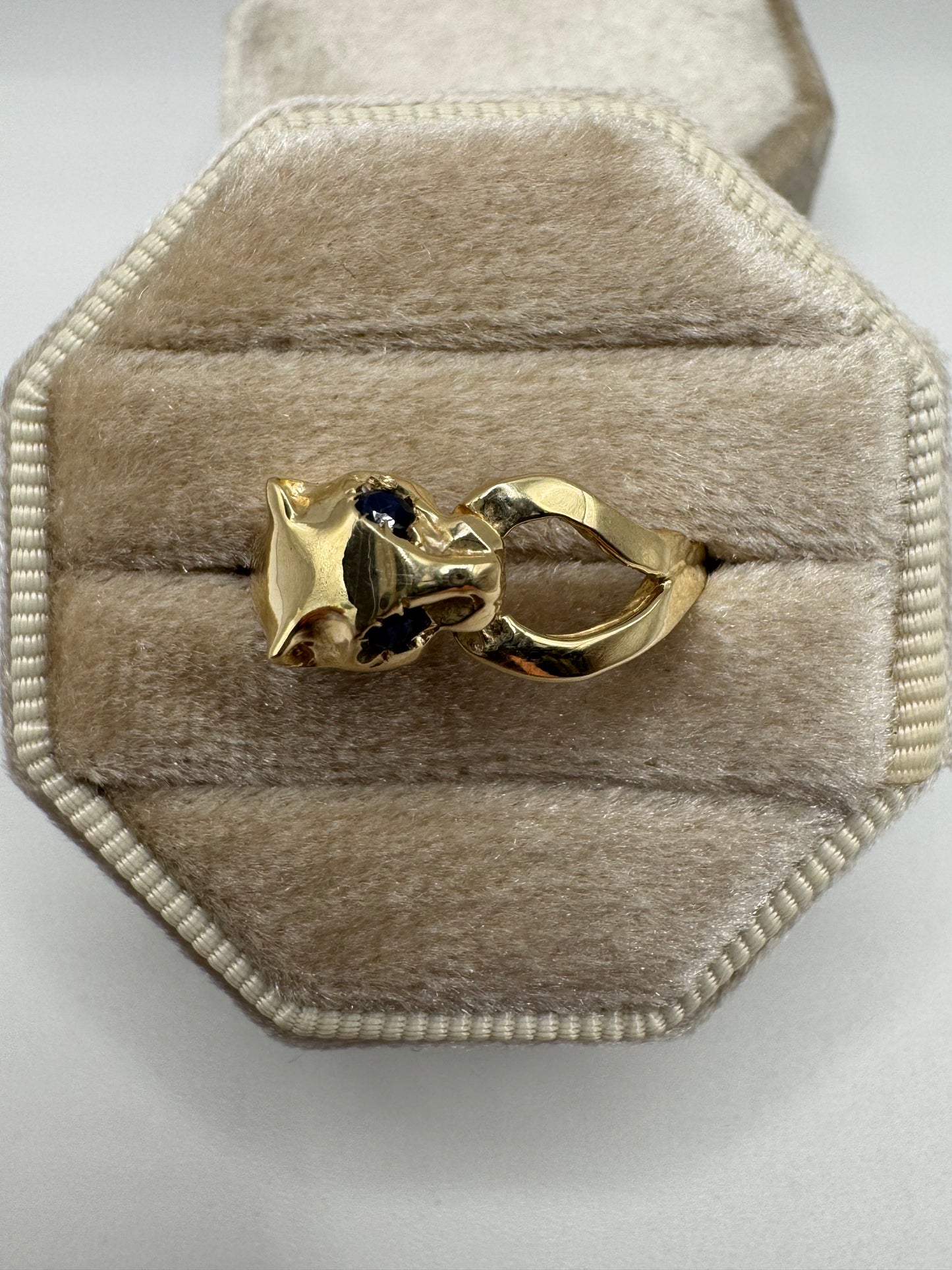 9ct gold sapphire panther ring