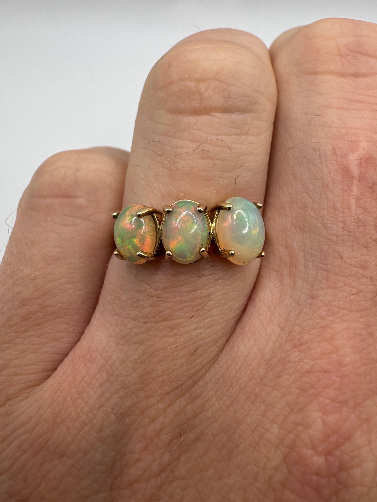 9ct gold opal ring
