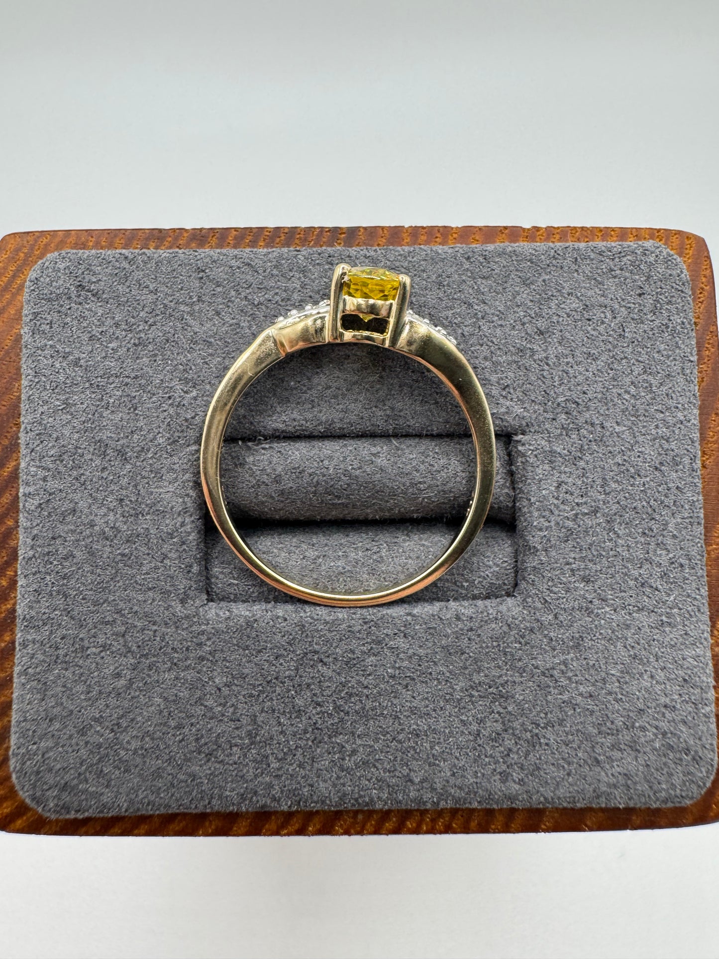 9ct gold sphene and diamond ring