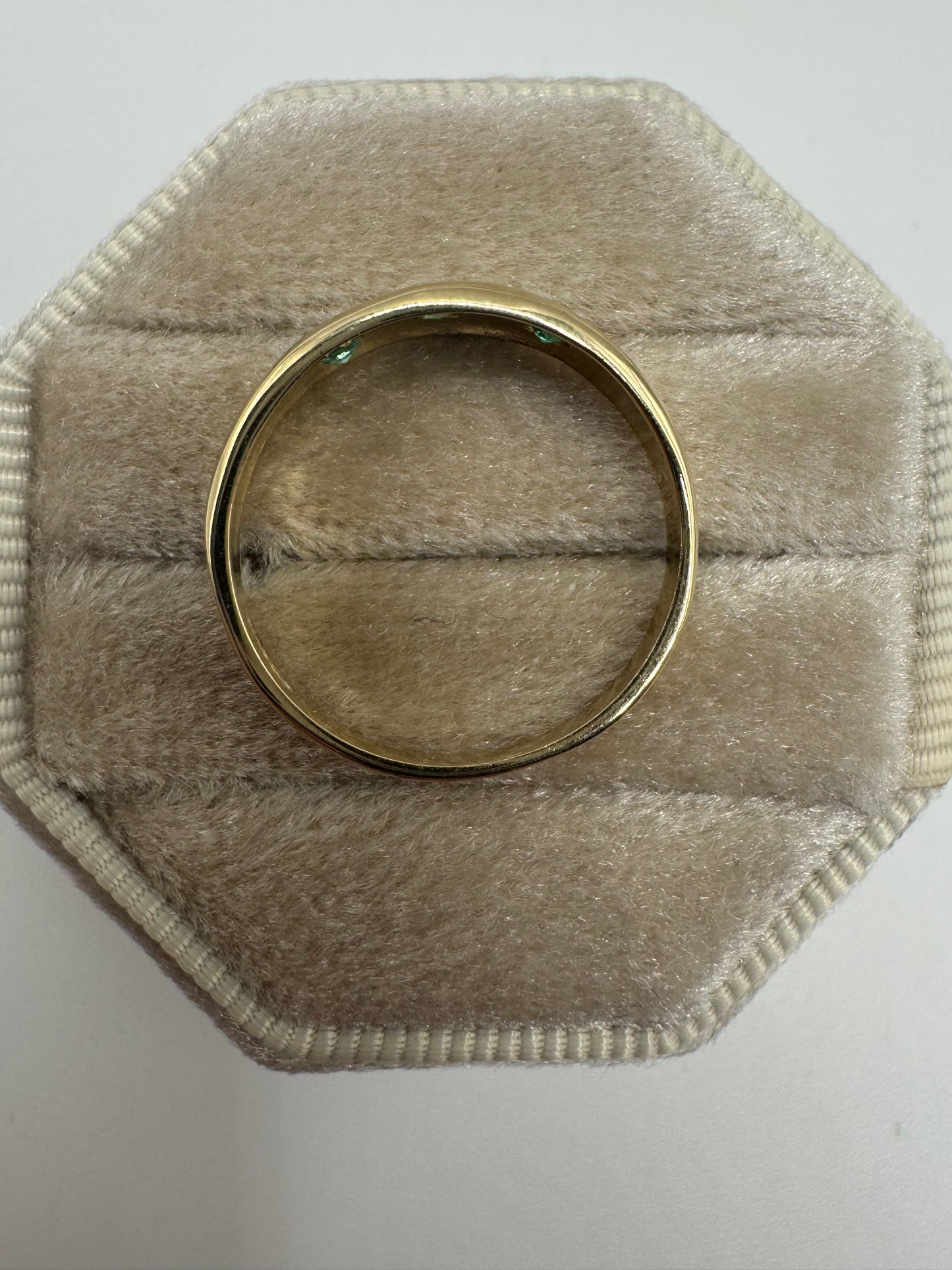 9ct gold emerald gypsy ring