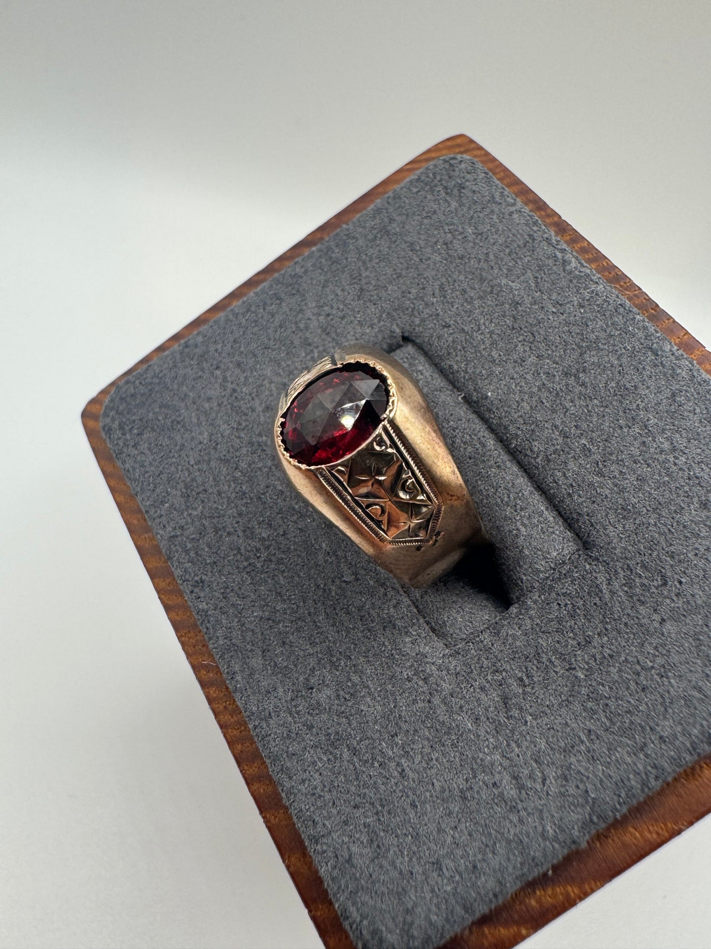 9ct rose gold garnet ring