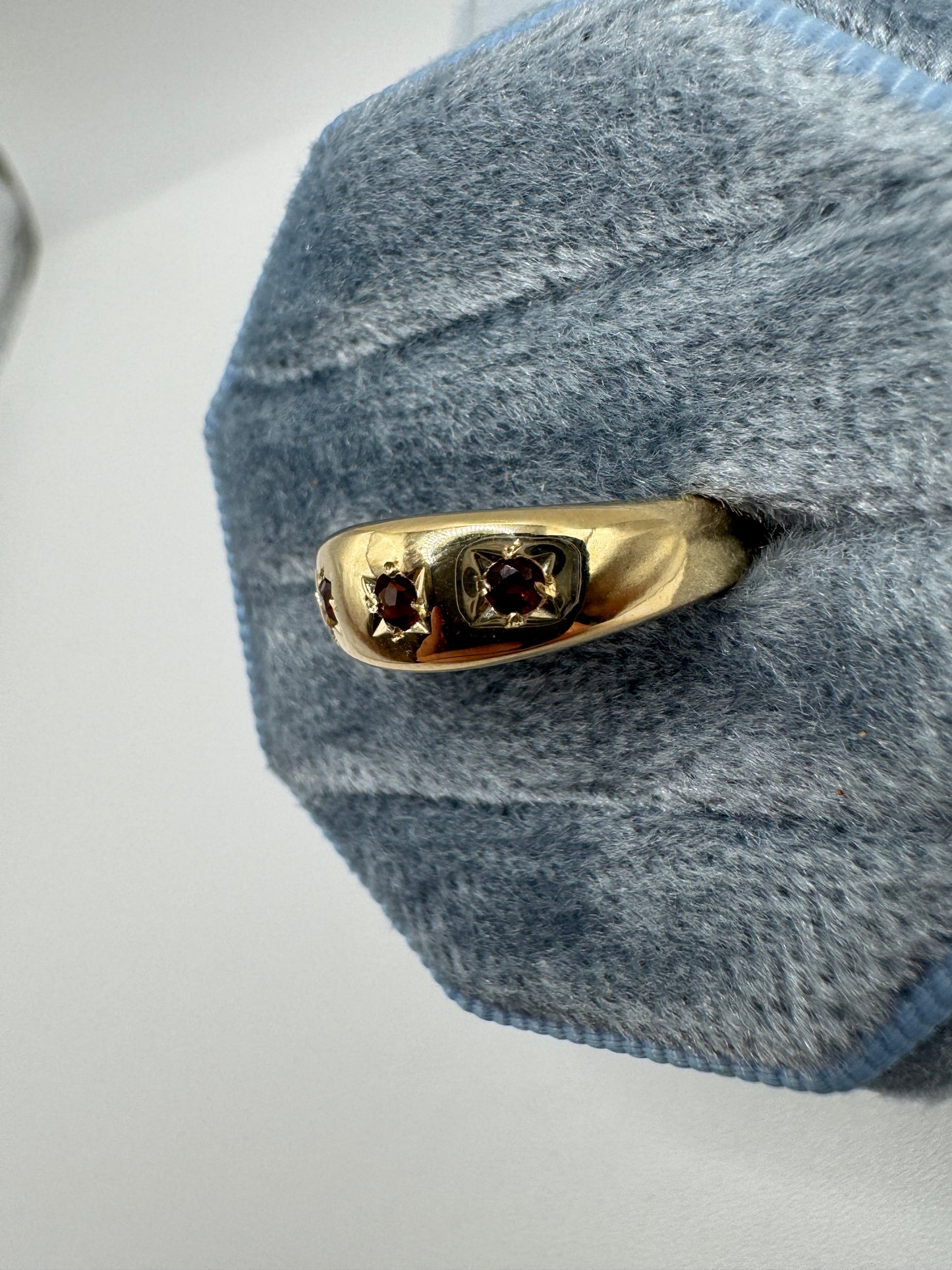 9ct gold garnet gypsy ring