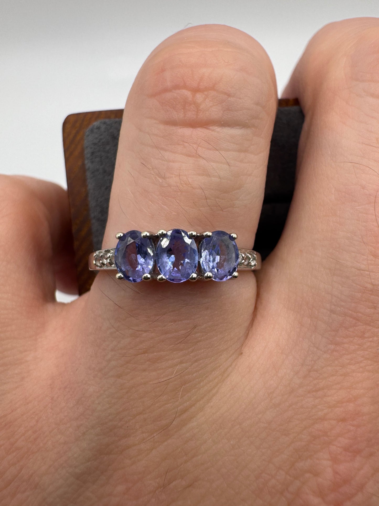9ct white gold tanzanite and diamond ring