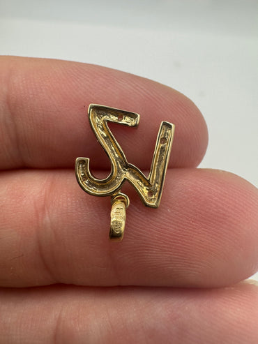 9ct gold diamond 21 pendant