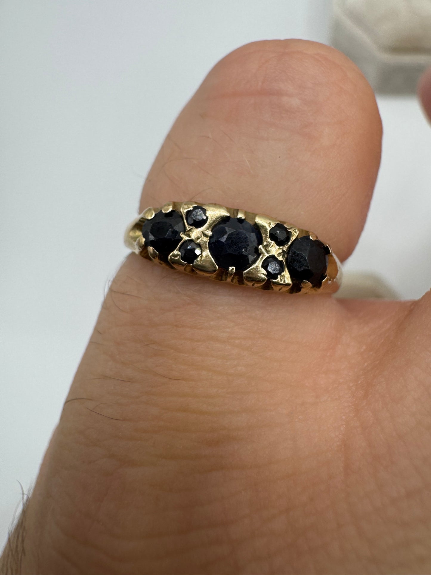 9ct gold sapphire ring