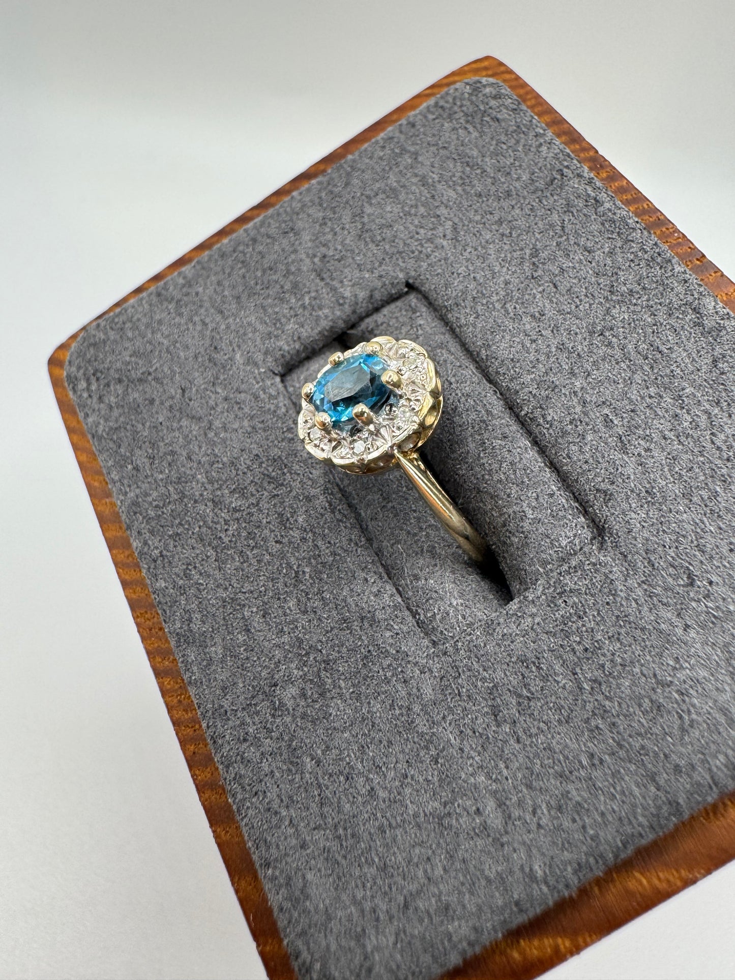 9ct gold topaz and diamond ring