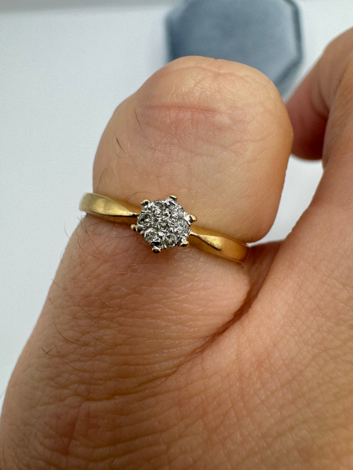 18ct gold diamond cluster ring