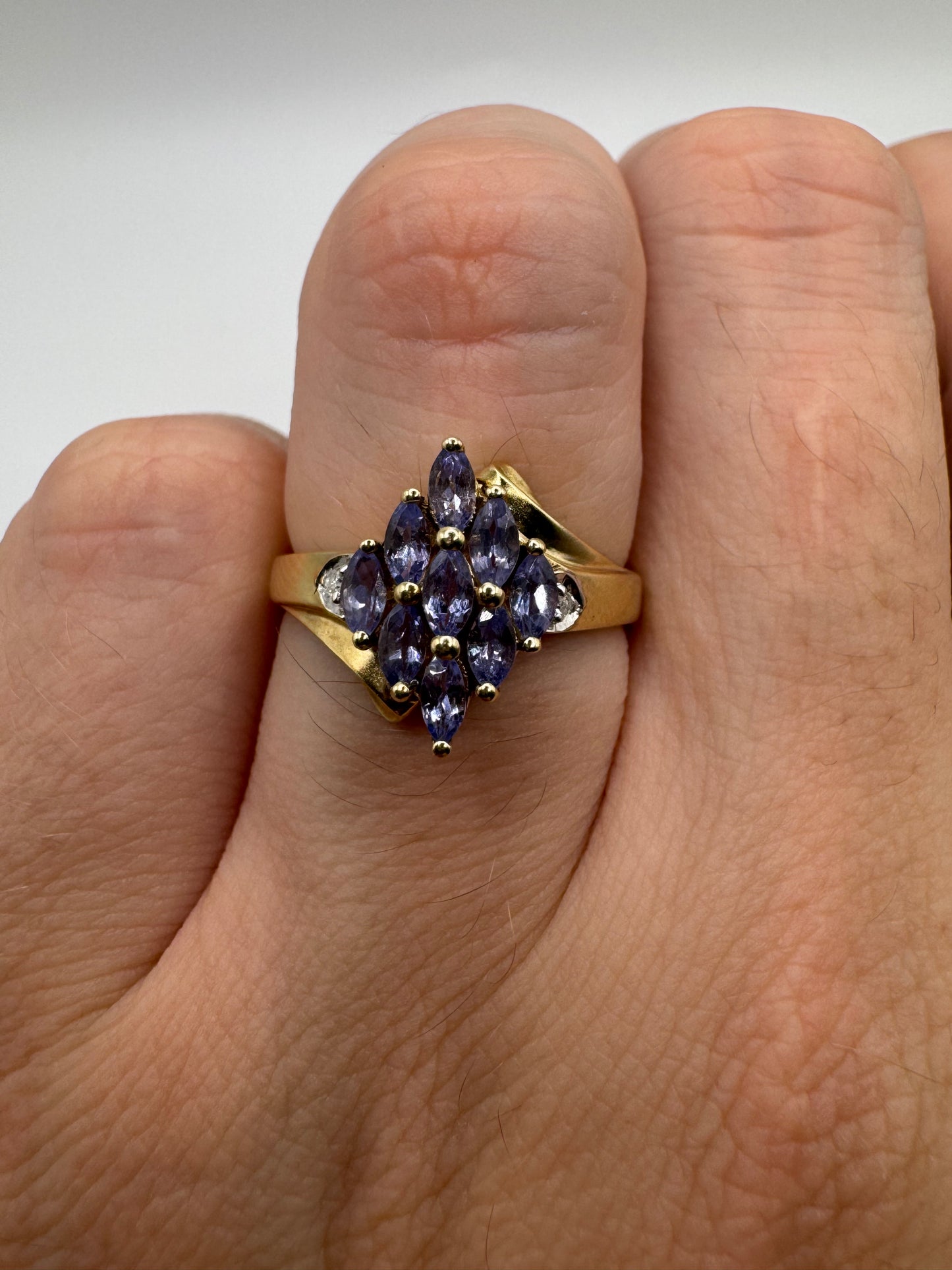 9ct gold tanzanite and diamond ring