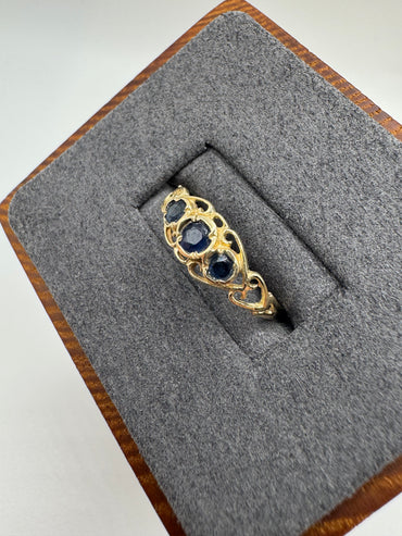 9ct gold sapphire ring