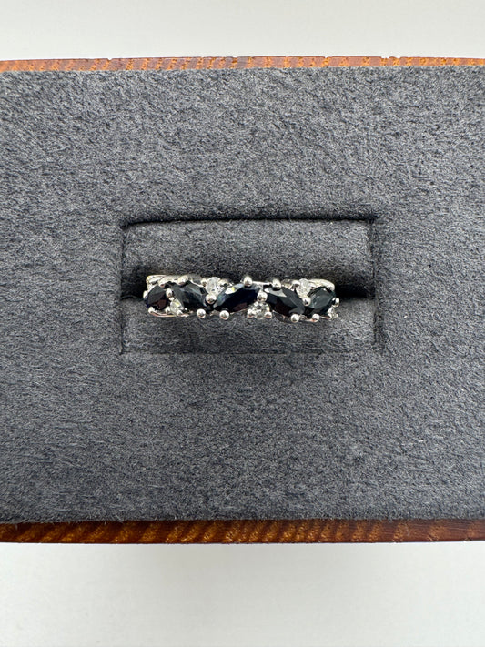 9ct gold sapphire and diamond ring