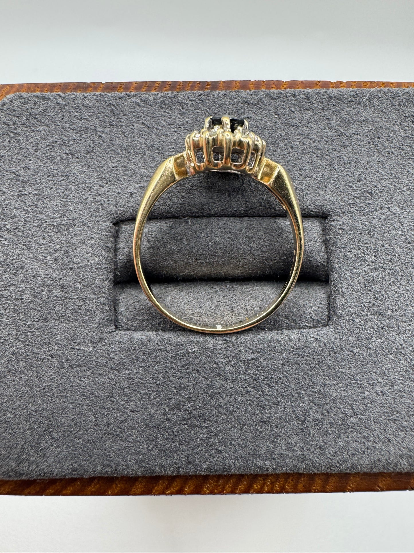 9ct gold sapphire and diamond ring