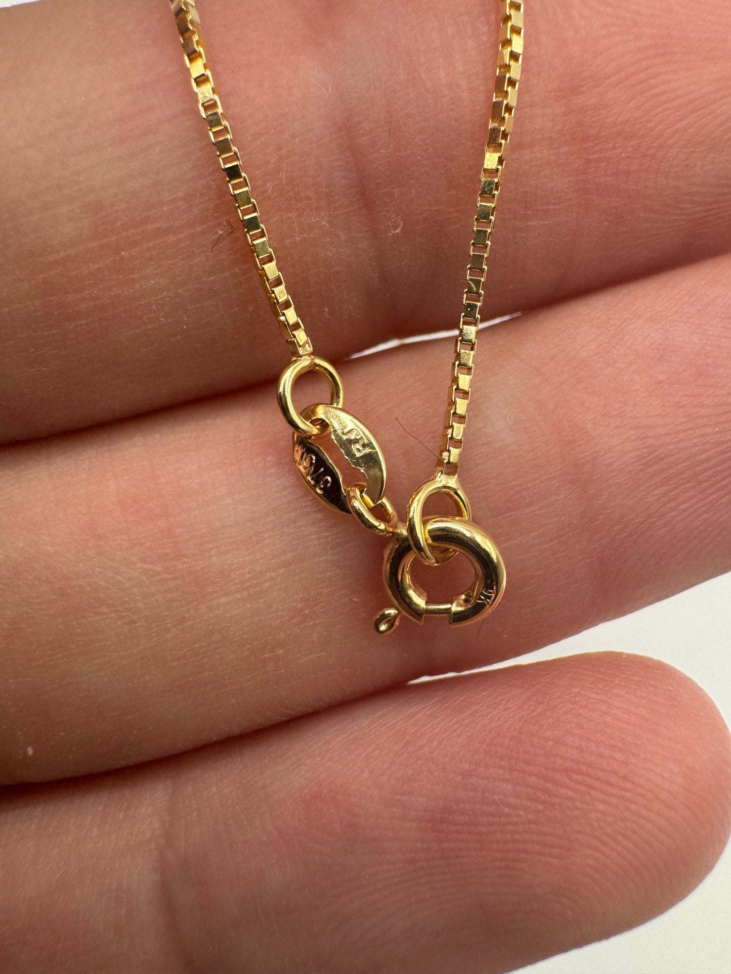 9ct gold box chain 33