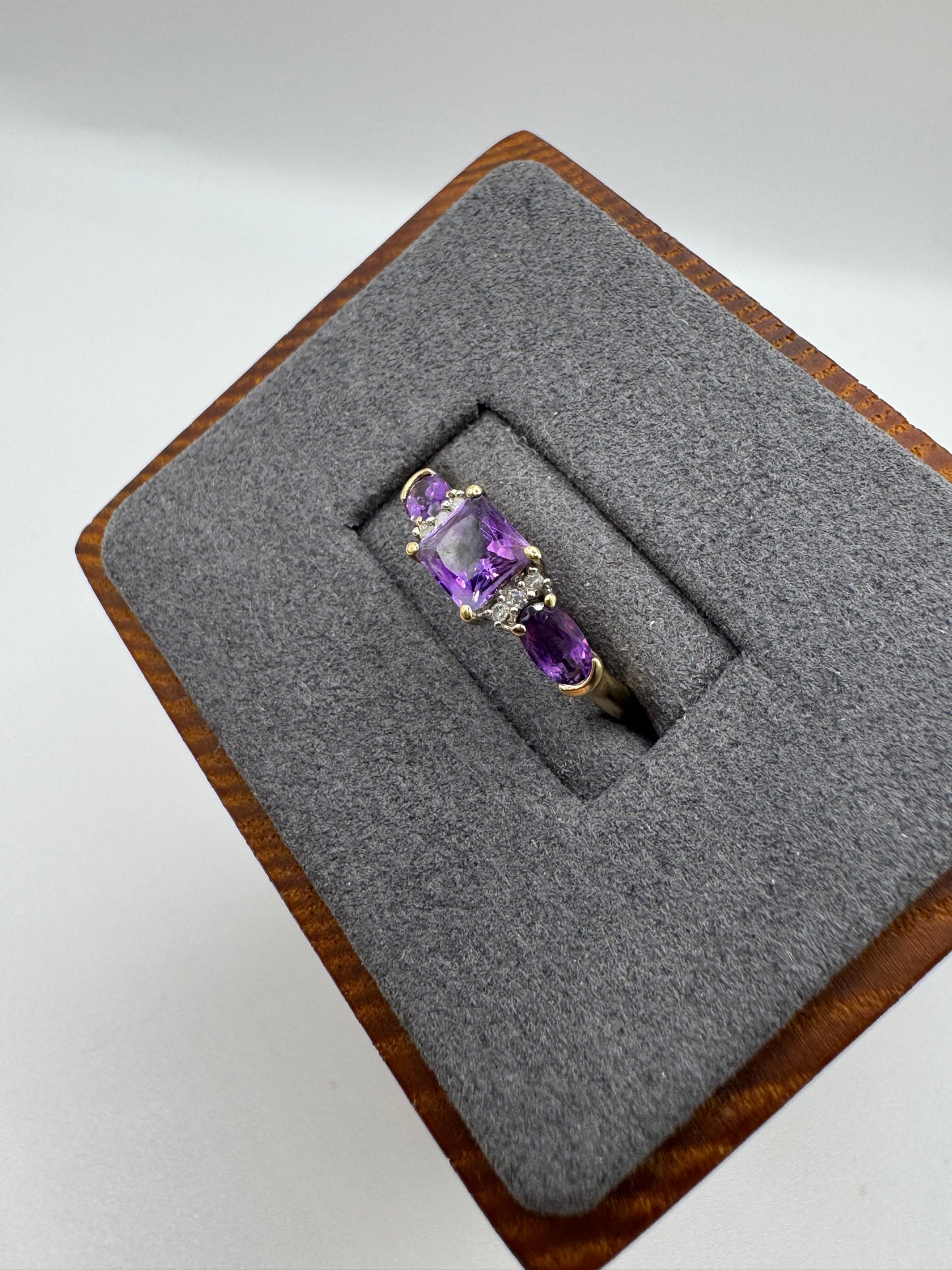 9ct gold amethyst and diamond ring