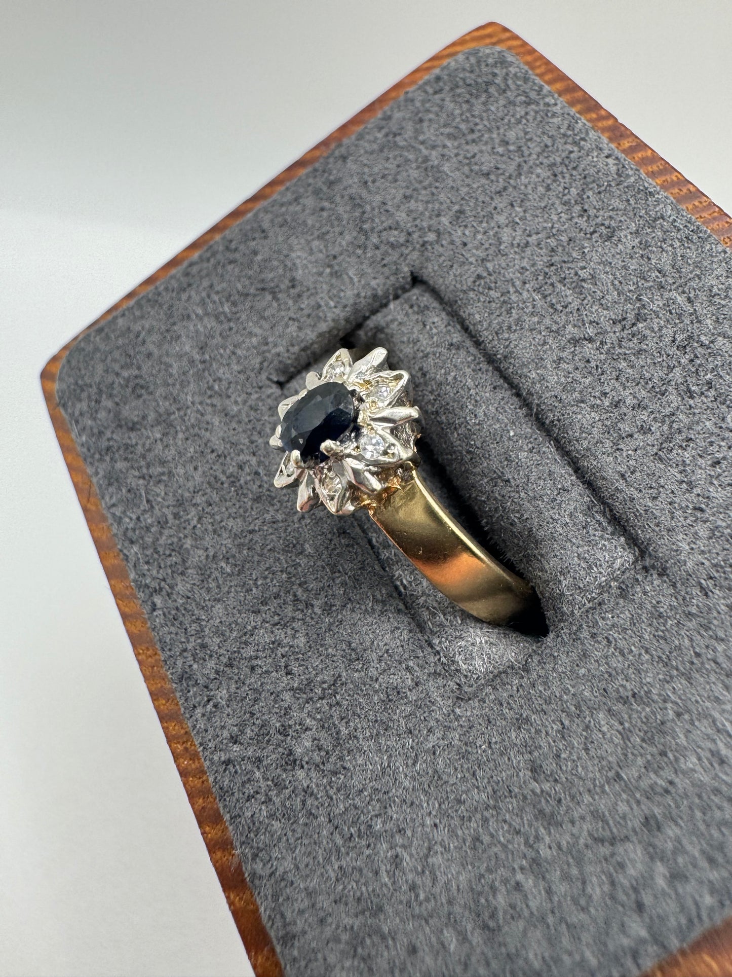 9ct gold sapphire and diamond ring