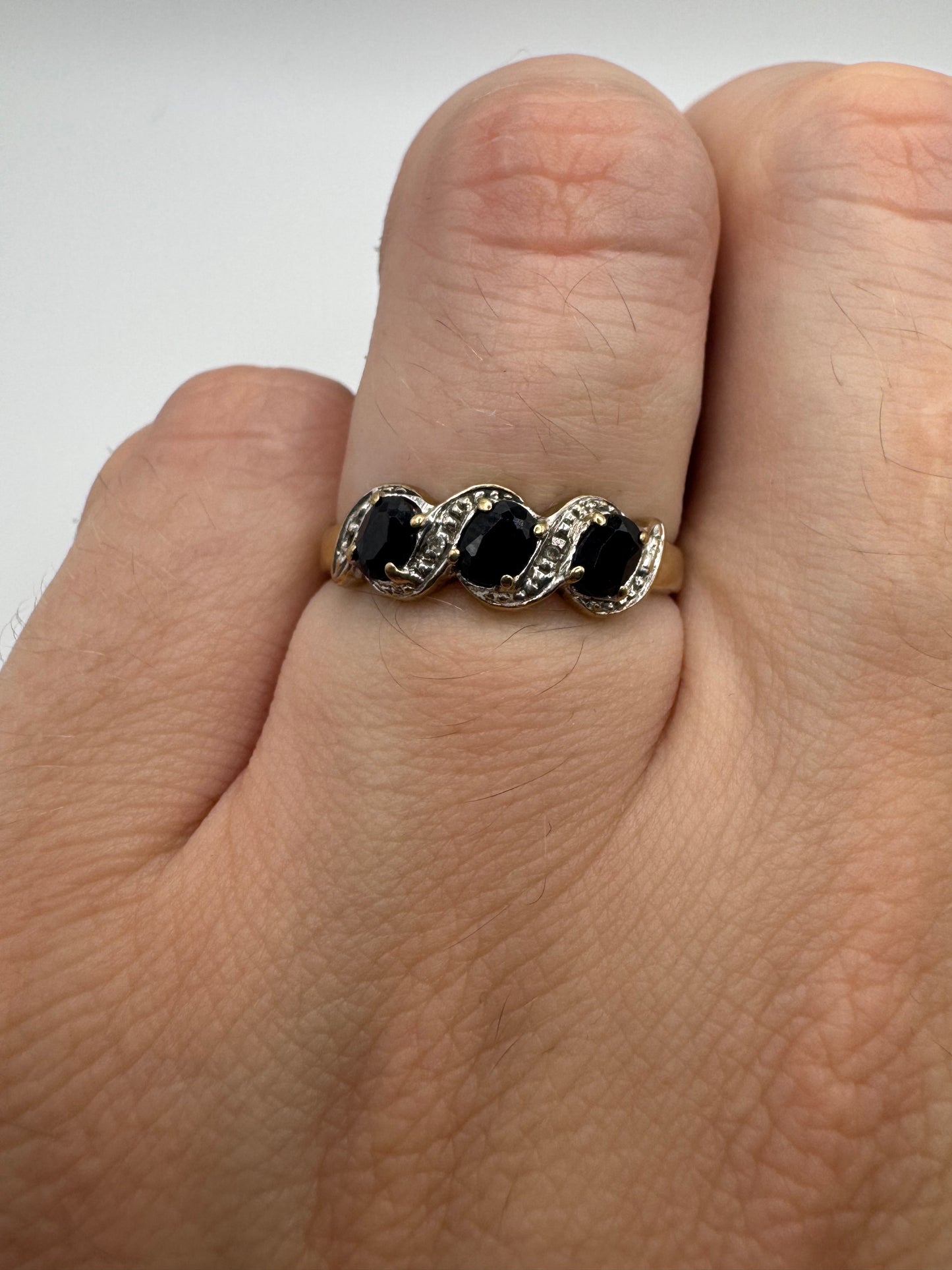 9ct gold sapphire and diamond ring