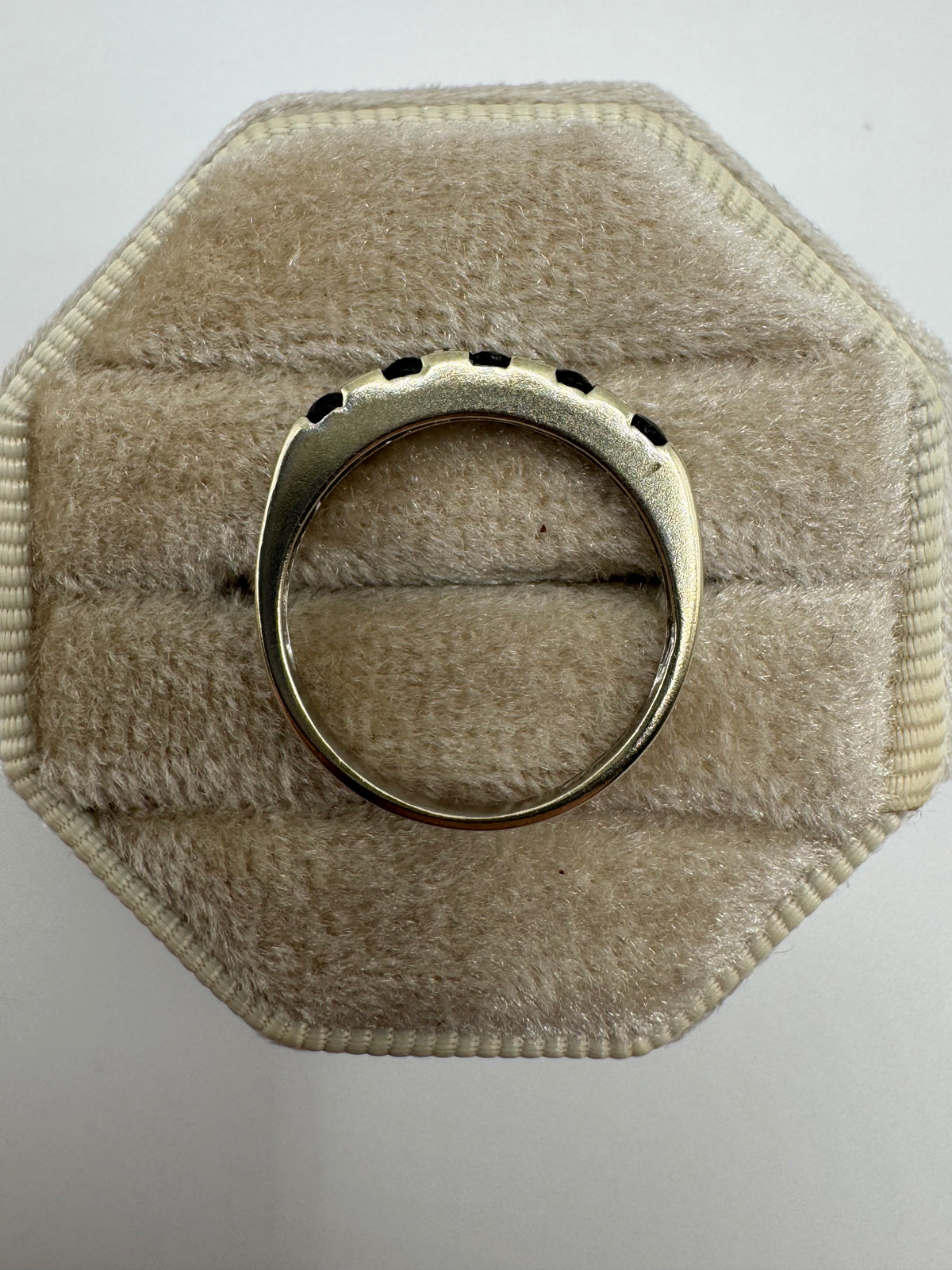 9ct white gold sapphire and diamond ring