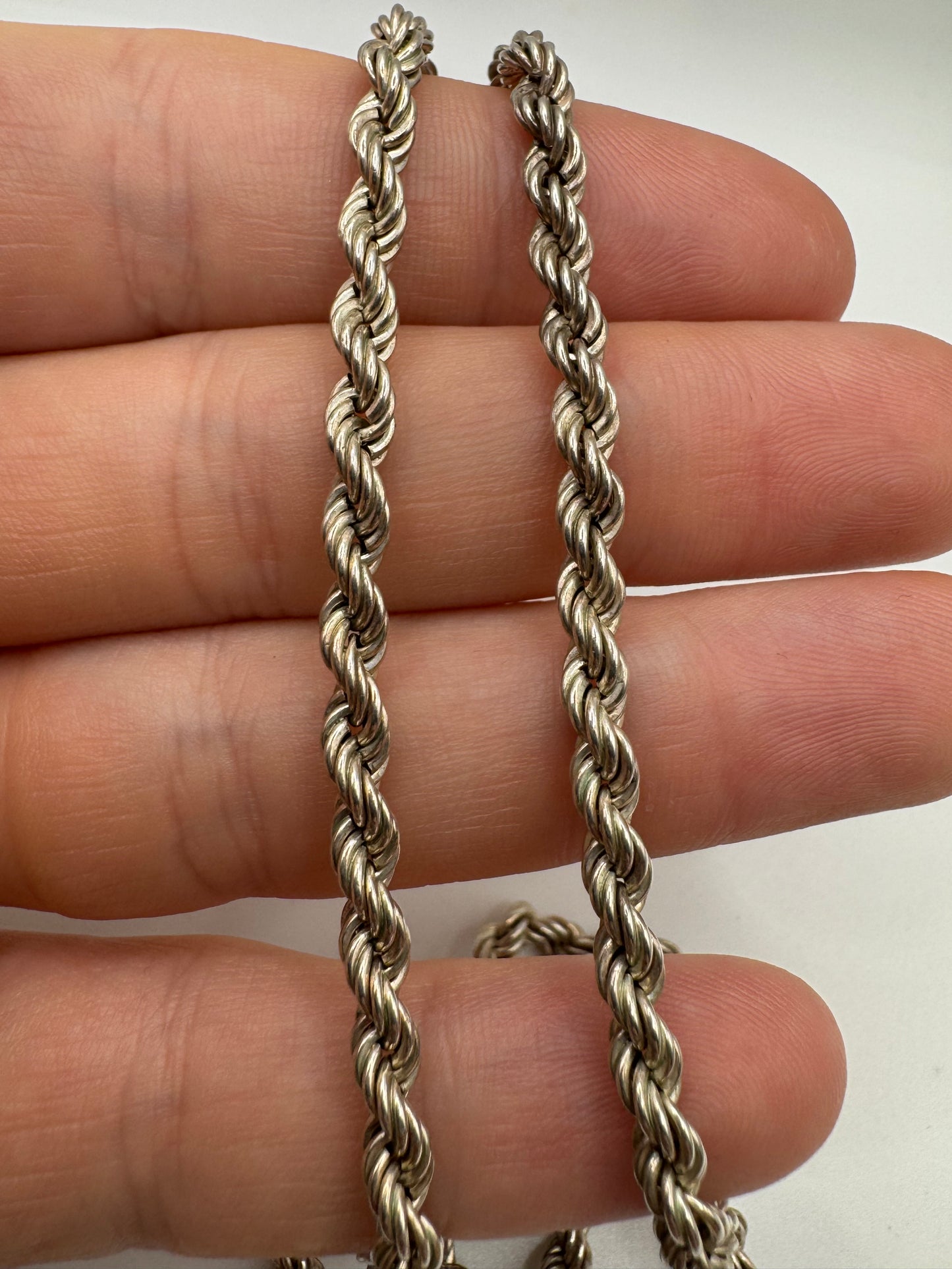 Silver rope chain