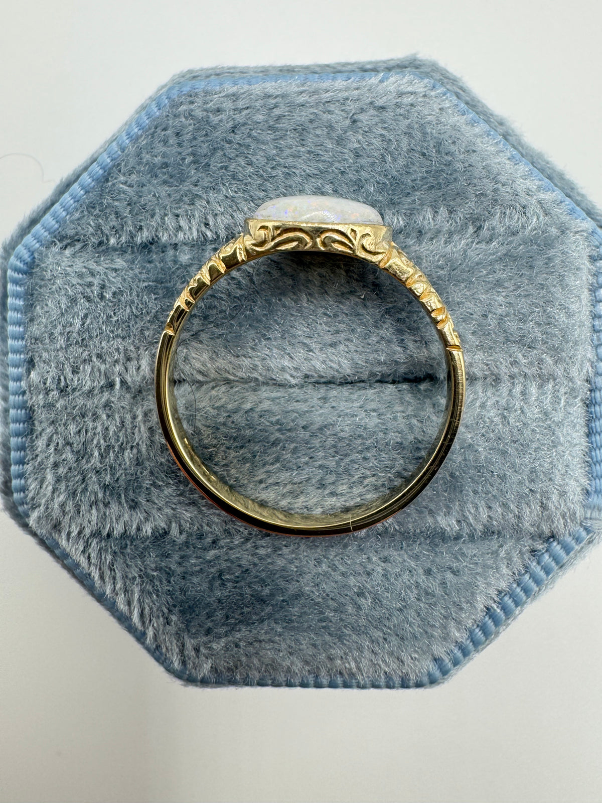 9ct gold engraved opal ring