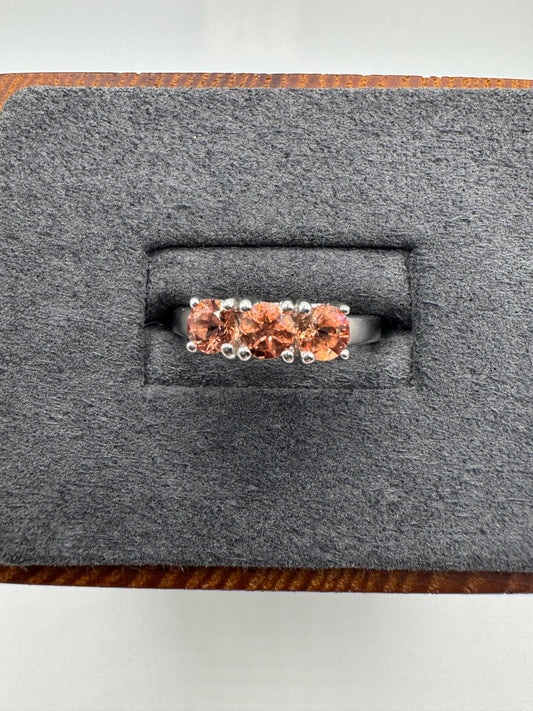 9ct white gold quartz ring