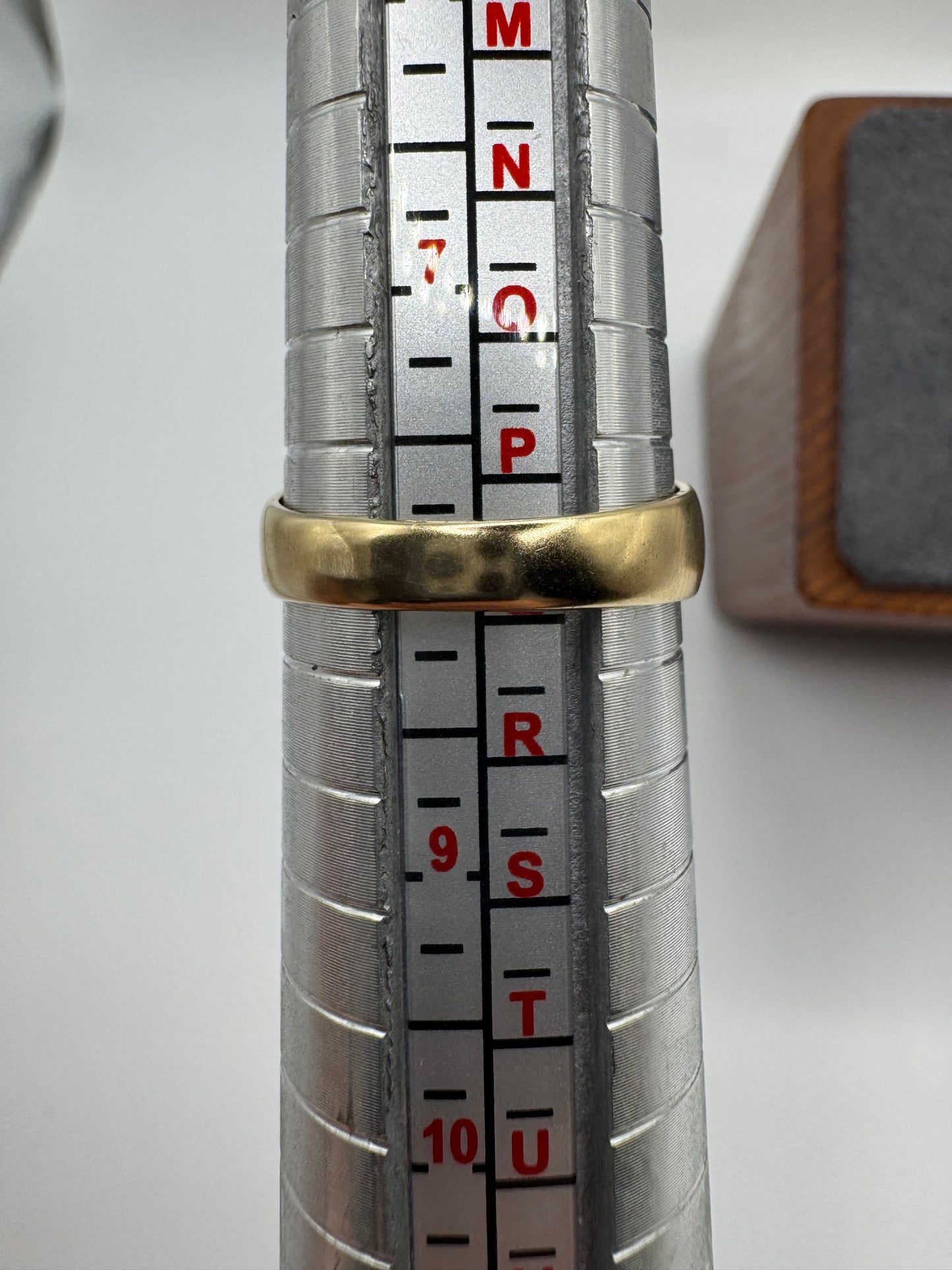 9ct gold cabochon kyanite and diamond ring