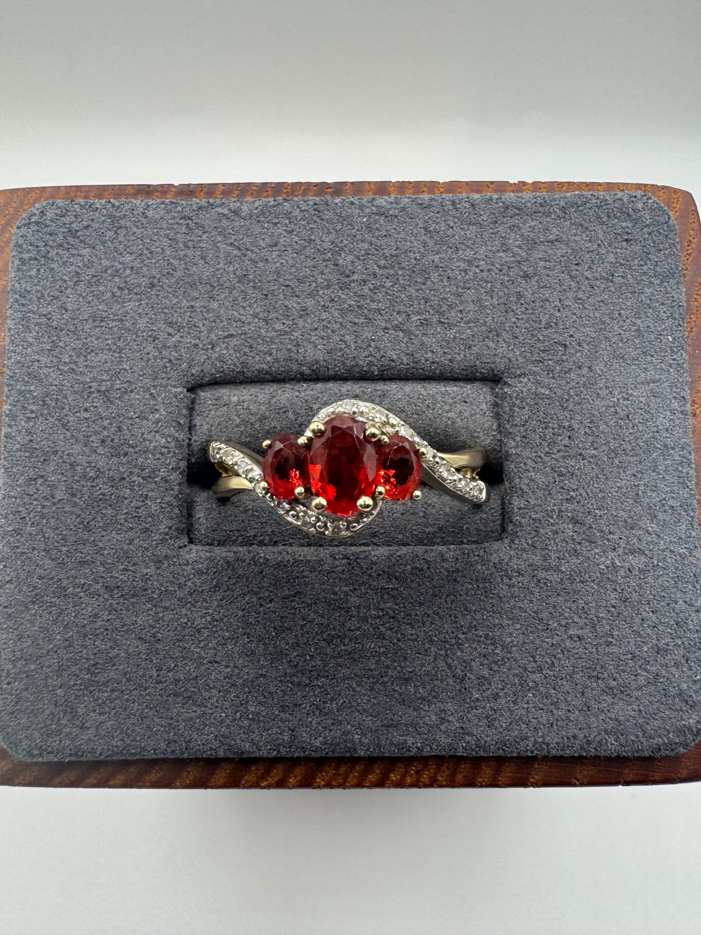 9ct gold spinel and diamond ring