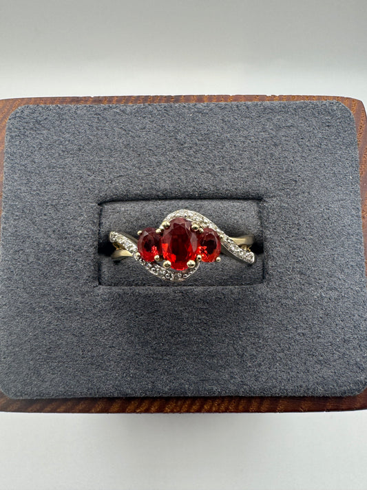 9ct gold spinel and diamond ring