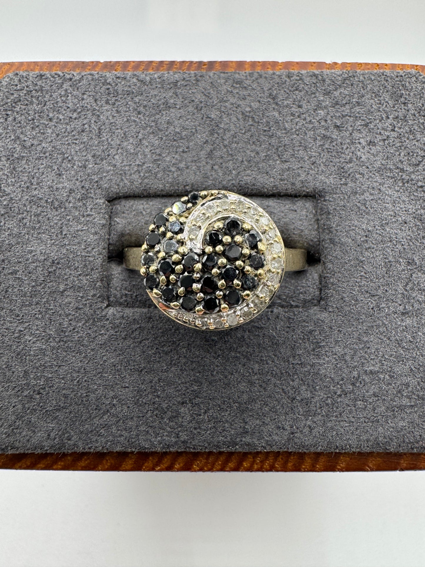 9ct gold black and white diamond cluster ring