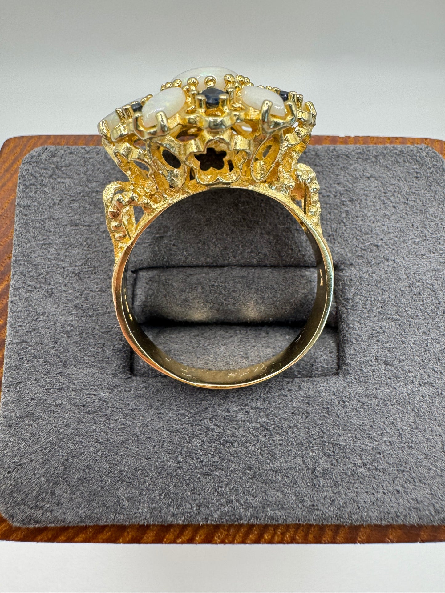 Heavy 9ct gold opal and sapphire ring