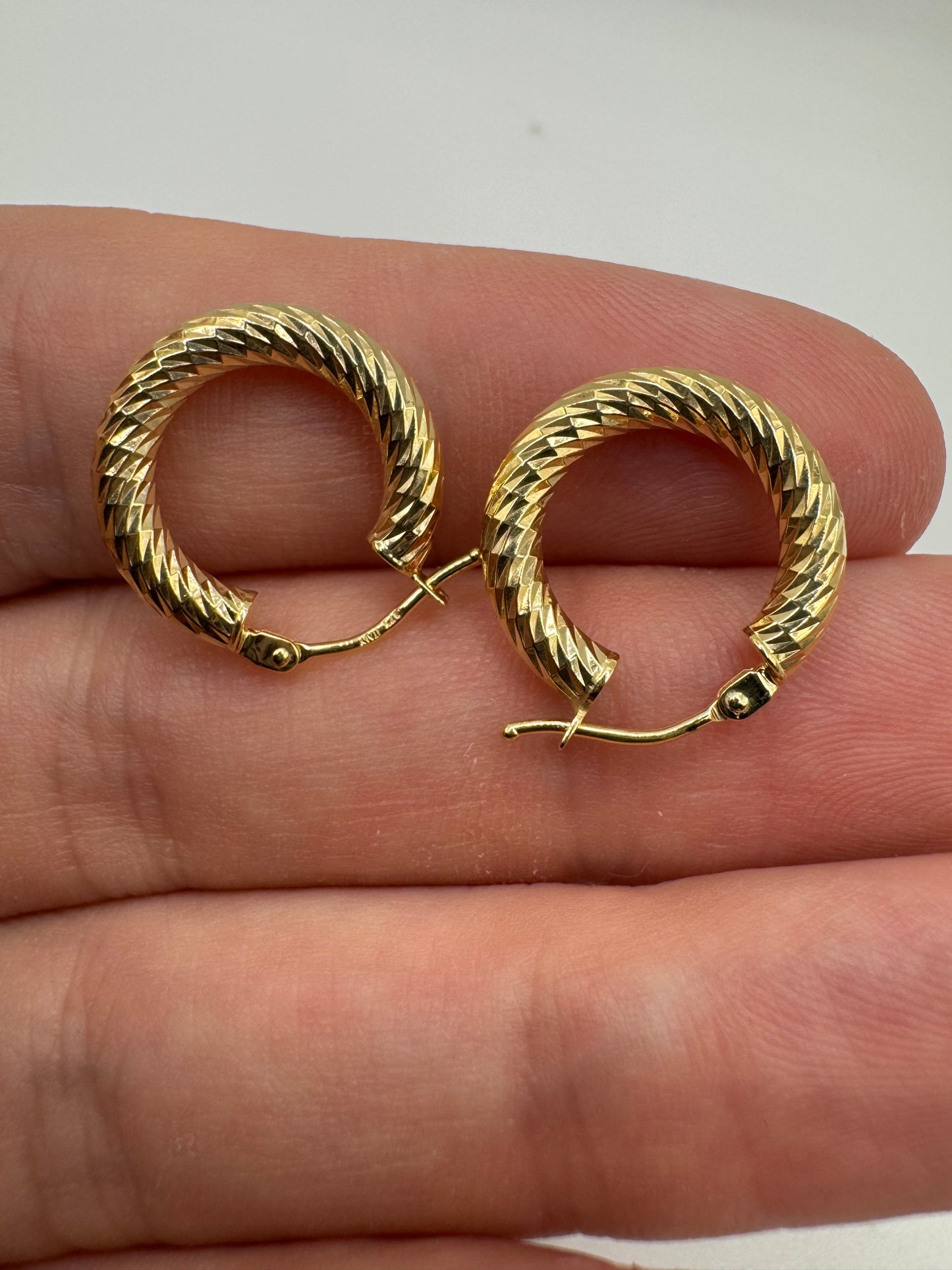 9ct gold patterned creole earrings