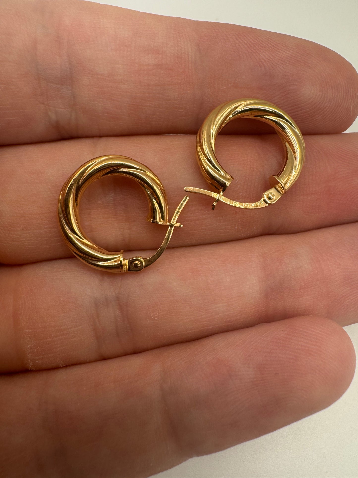 9ct gold patterned creole earrings
